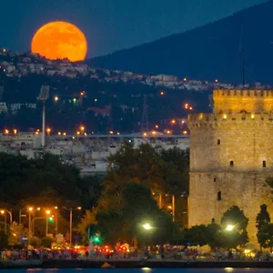 κάντε κράτηση εδώ